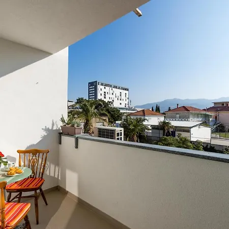Apartment Romana *