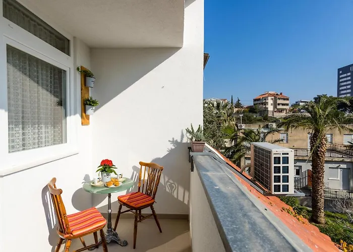 Romana Near Znjan Appartement *
