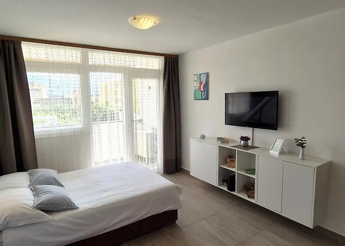 Apartament Romana Near Znjan *