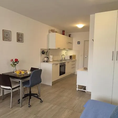 Romana Near Znjan Apartament Split